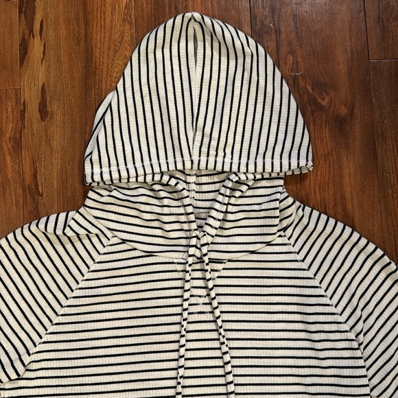 Hollister striped hoodie - Picture 2 of 6
